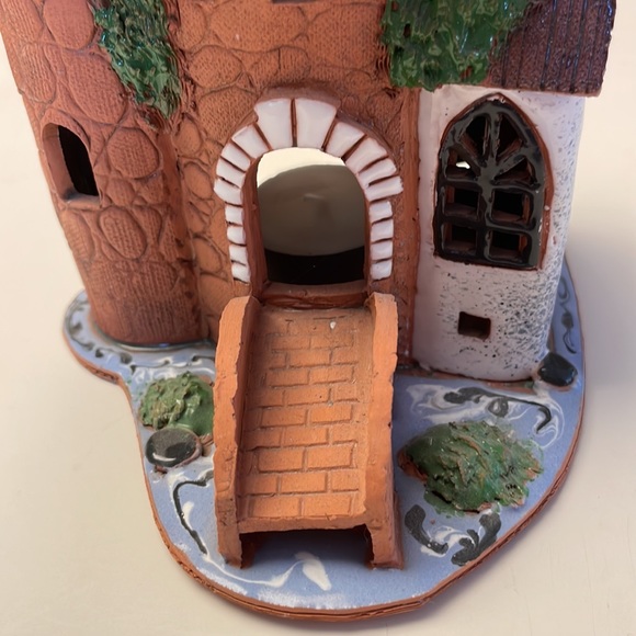 Ceramic castle and a candle holder from Estonia. - Picture 4 of 7